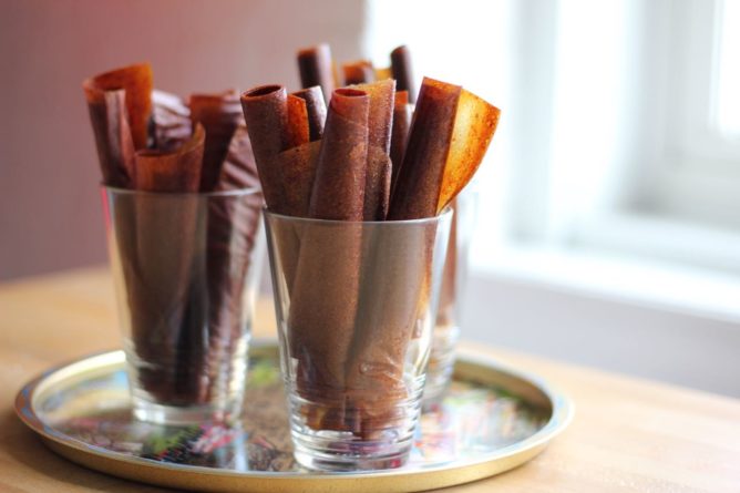 Homemade Fruit Roll up - Packing healthy lunches