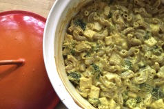 Baked vegan and gluten-free mac and cheese recipe