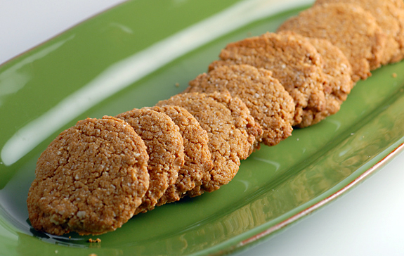 molasses-spice-cookies-gluten-free-row