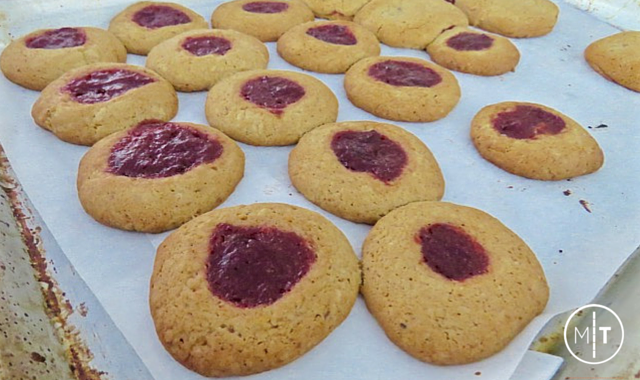 Gluten Free Jam Cookies and UnDiet Magic Tricks