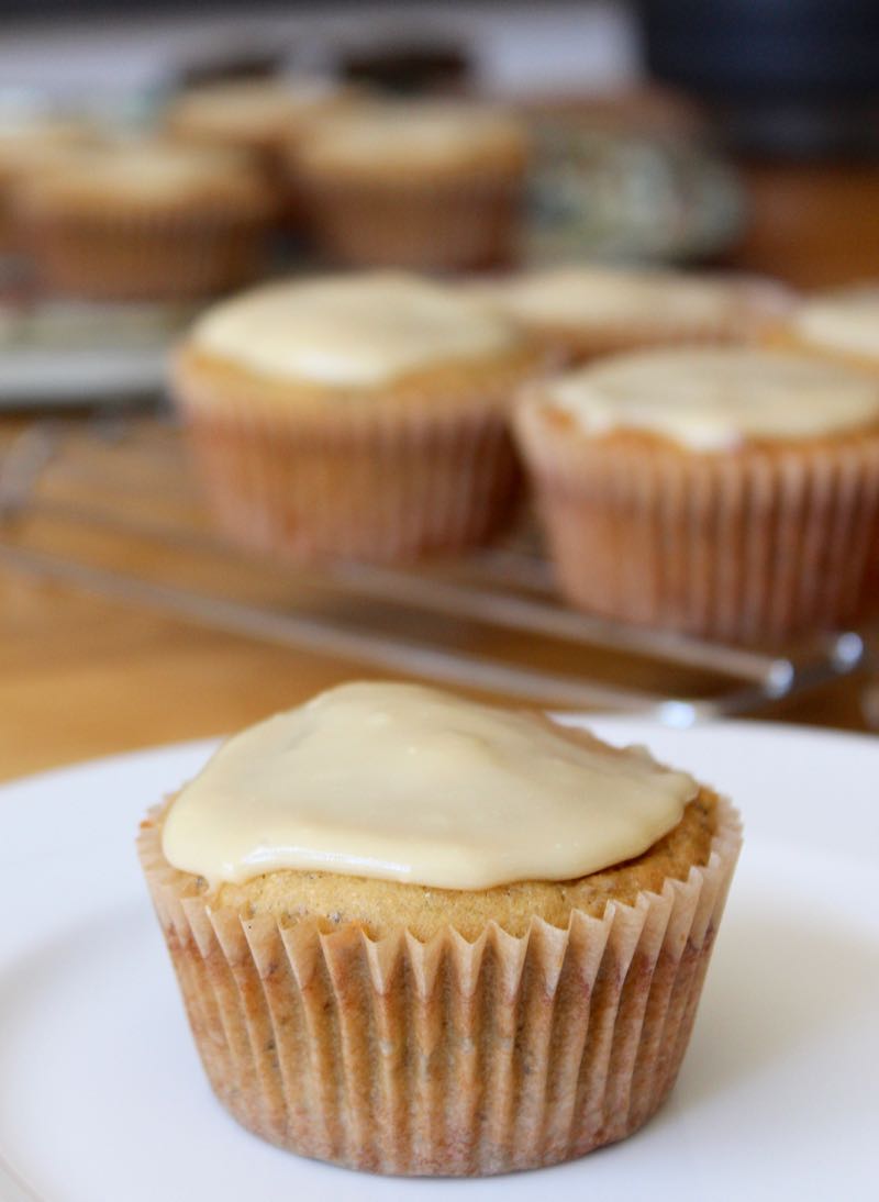 vegan lemon poppyseed muffins