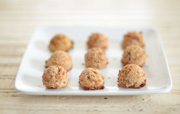 Almond-Pulp-Macaroons - Uses for Almond Pulp