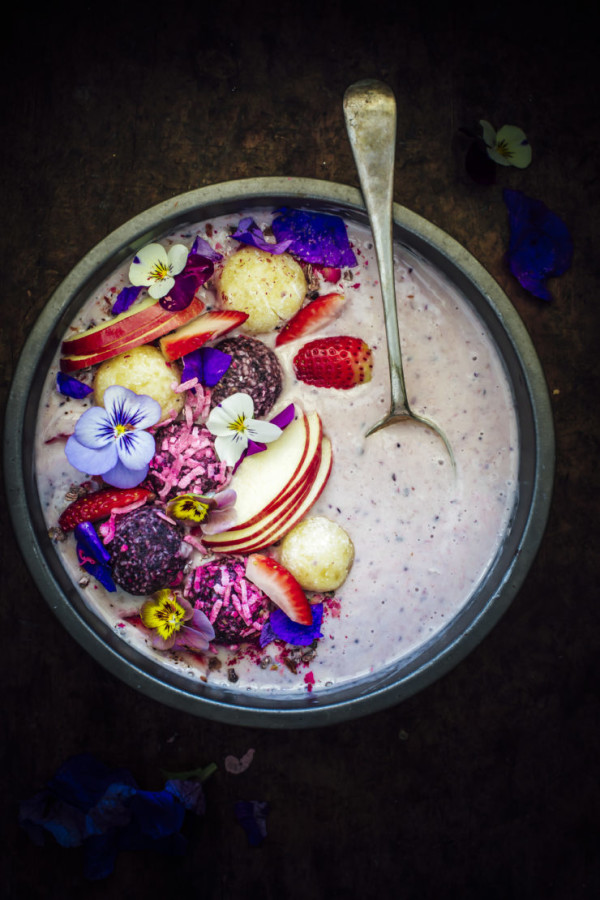 Blueberry Banana Smoothie Bowl