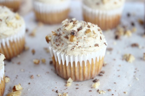 Spiked Vanilla Cashew Cream Frosting