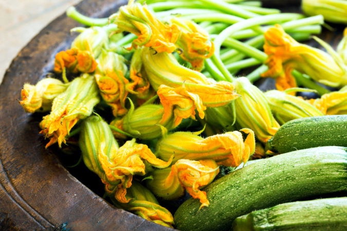 Guide to Edible Flowers